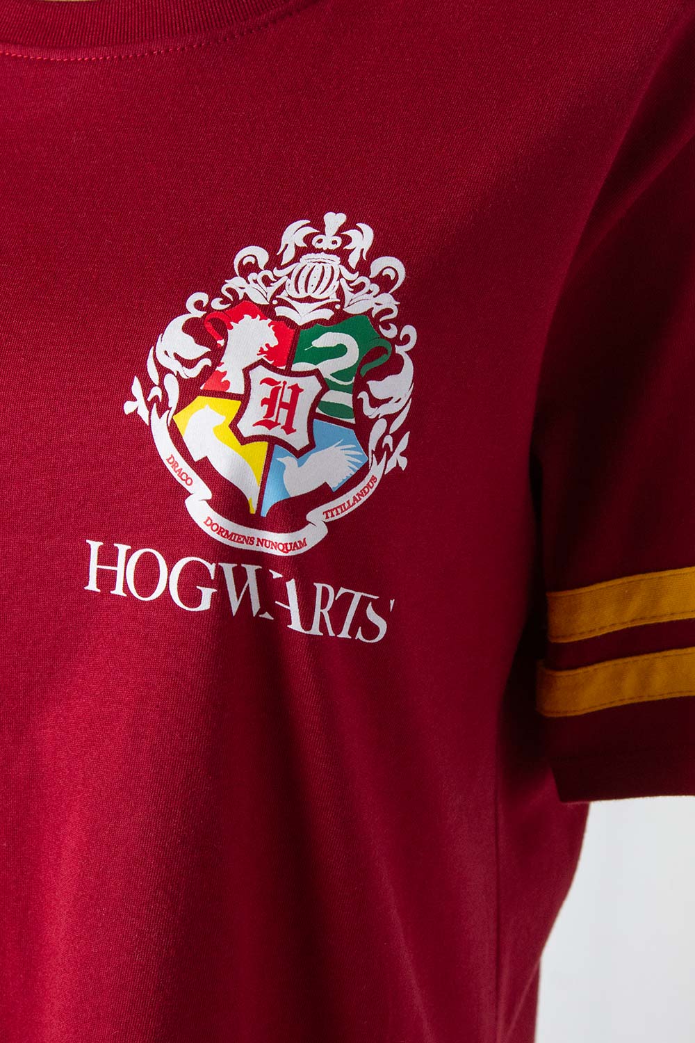 NO ENCENDER (LIQU-SIN LIC) PIJAMA DE HARRY POTTER TIPO BATOLA VINOTINTO PARA MUJER