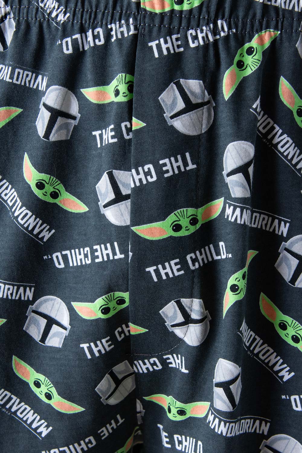 PIJAMA DE MANDALORIAN GRIS PANTALÓN CORTO PARA HOMBRE