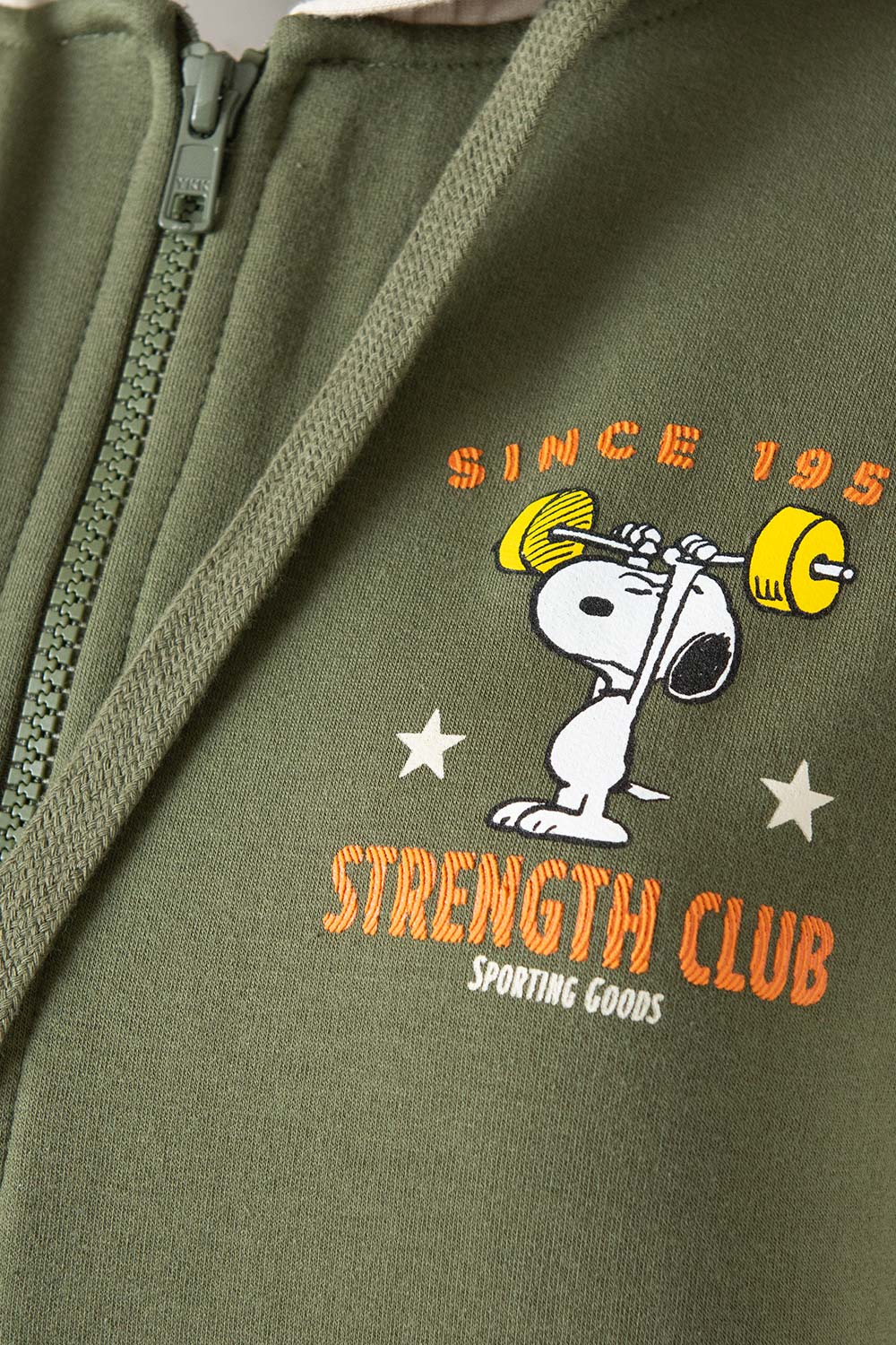 BUZO  DE SNOOPY CON CIERRE Y CAPUCHA VERDE Y CAQUI PARA MUJER