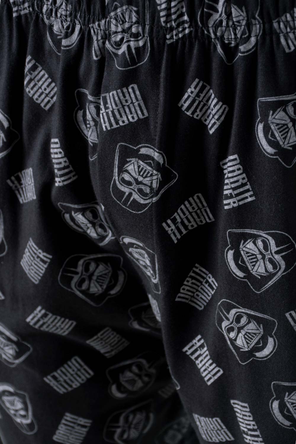 PIJAMA DE STAR WARS DE PANTALÓN CORTO GRIS Y NEGRO PARA HOMBRE