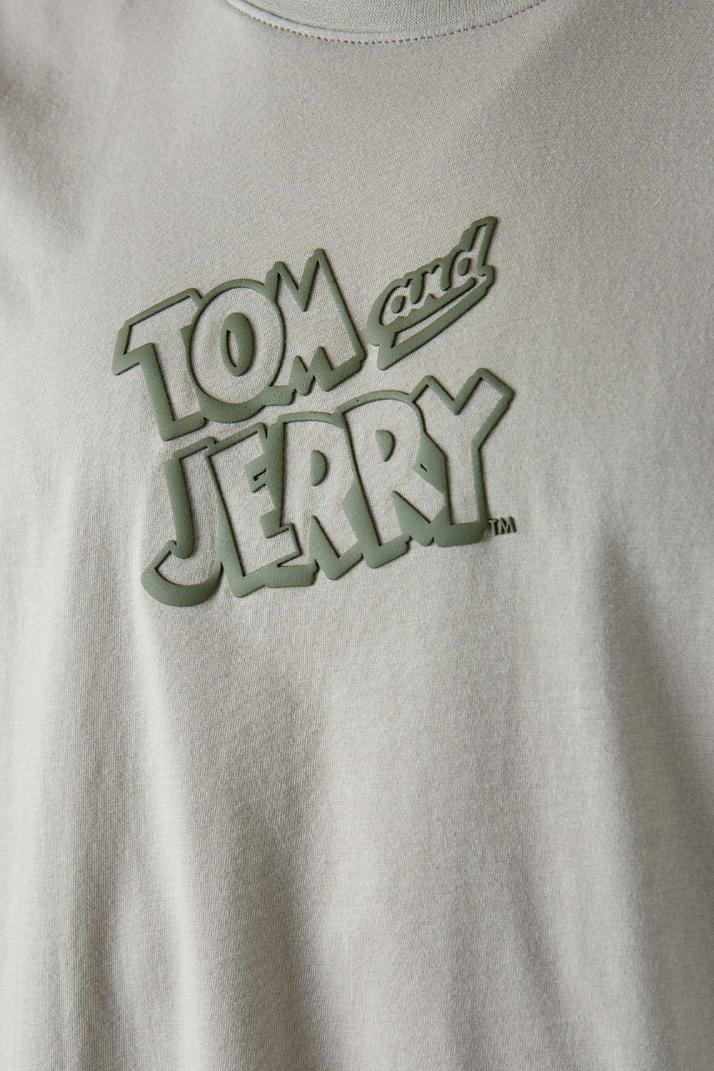 CAMISETA DE TOM Y JERRY MANGA CORTA CORTA VERDE ACEITUNA GÉNERO NEUTRO