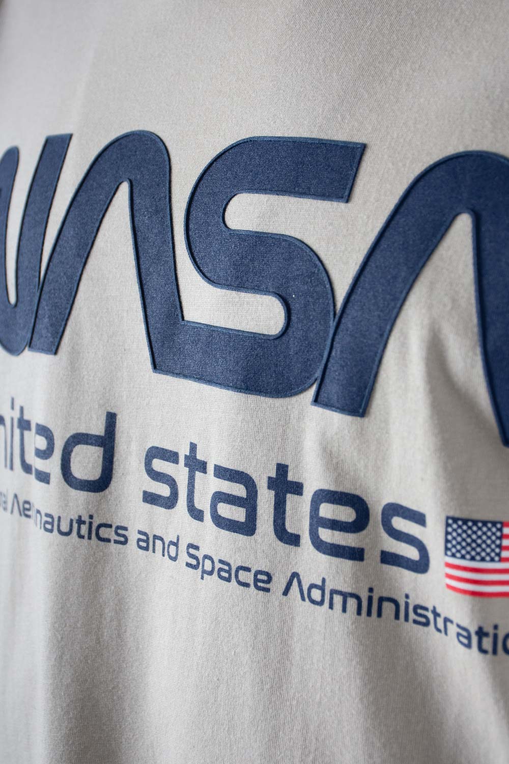 CAMISETA DE LA NASA REGULAR FIT PARA HOMBRE