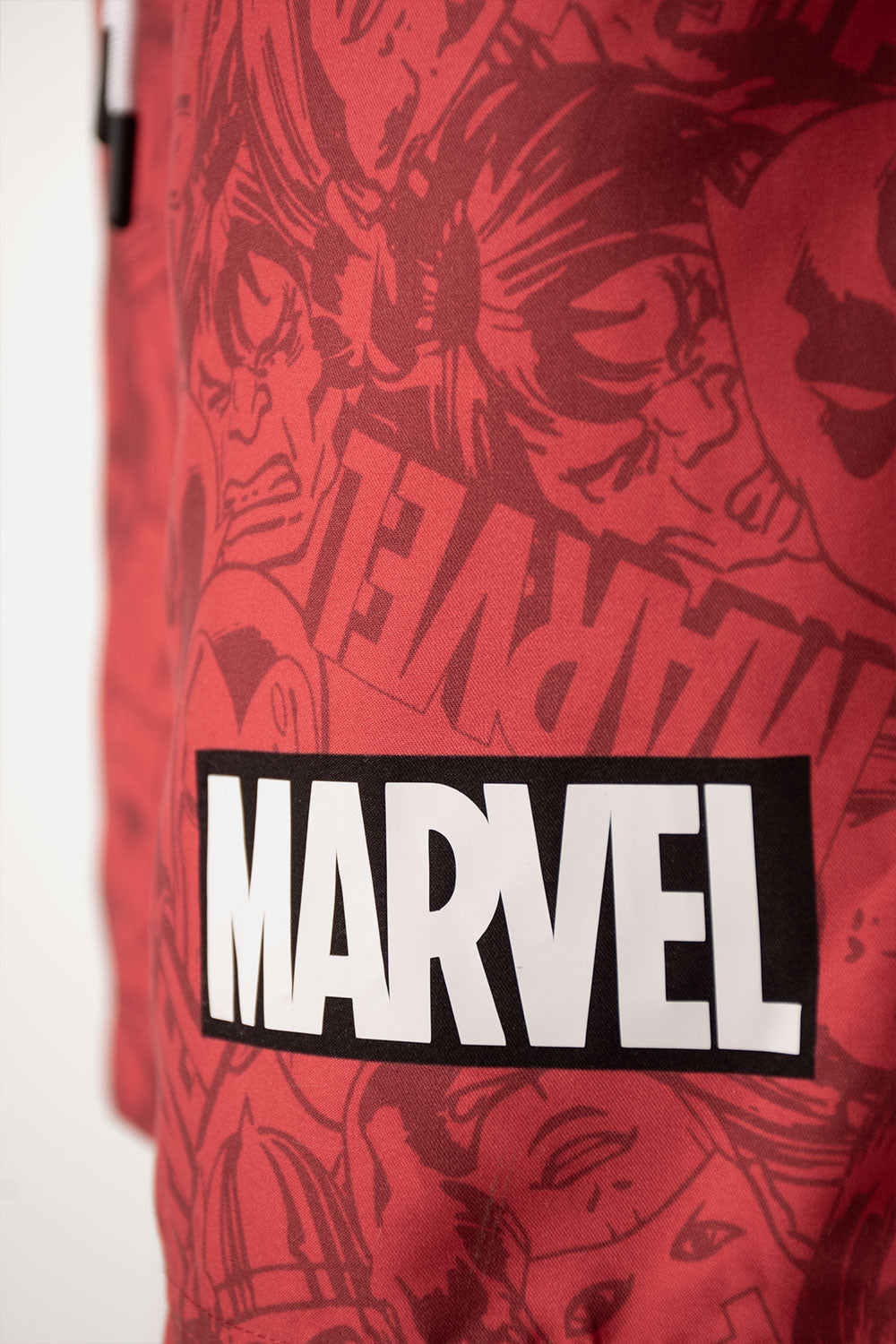 PANTALONETA DE BAÑO DE MARVEL ROJA PARA HOMBRE