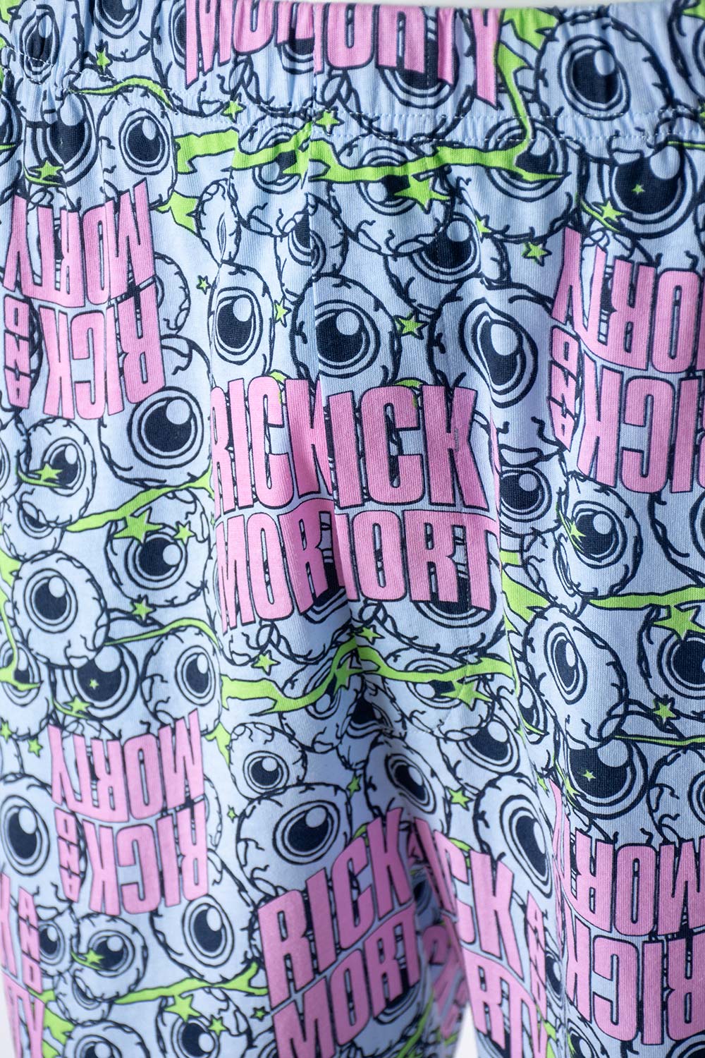 PIJAMA DE RICK & MORTY AZUL Y BLANCA DE PANTALÓN CORTO PARA HOMBRE