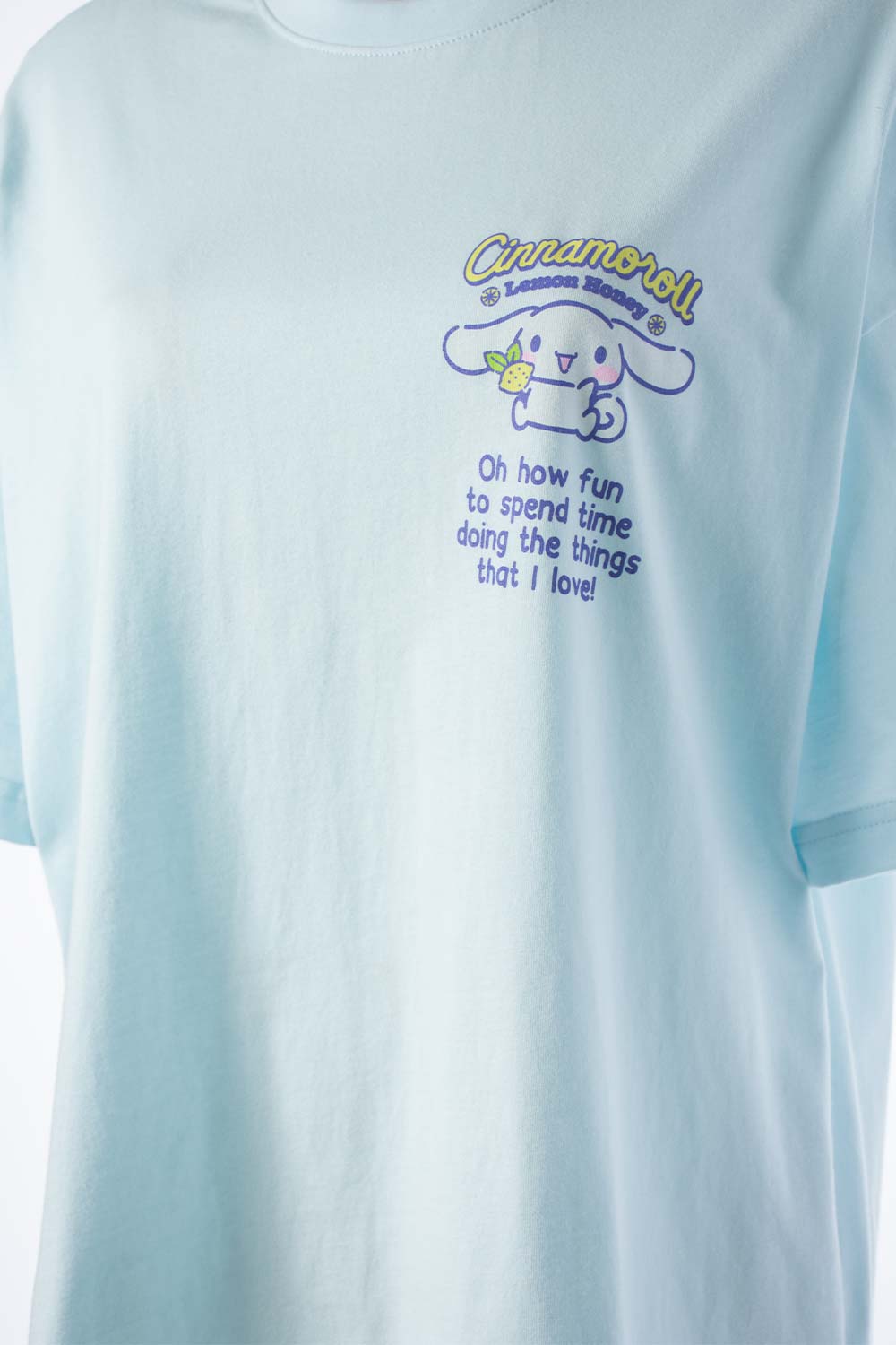 CAMISETA DE CINNAMOROLL REGULAR FIT PARA MUJER