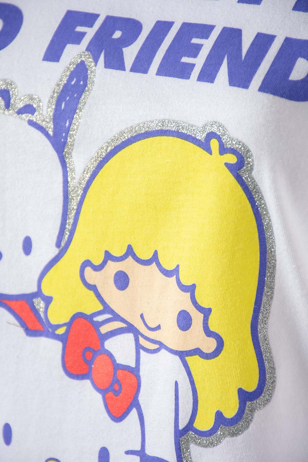 CAMISETA DE HELLO KITTY REGULAR FIT PARA MUJER