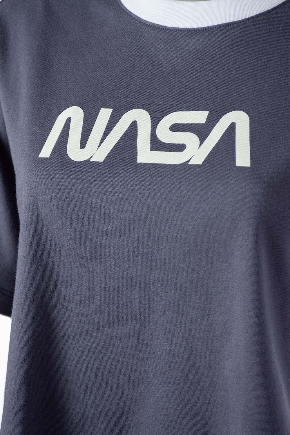 CAMISETA DE NASA BOXY FIT PARA MUJER