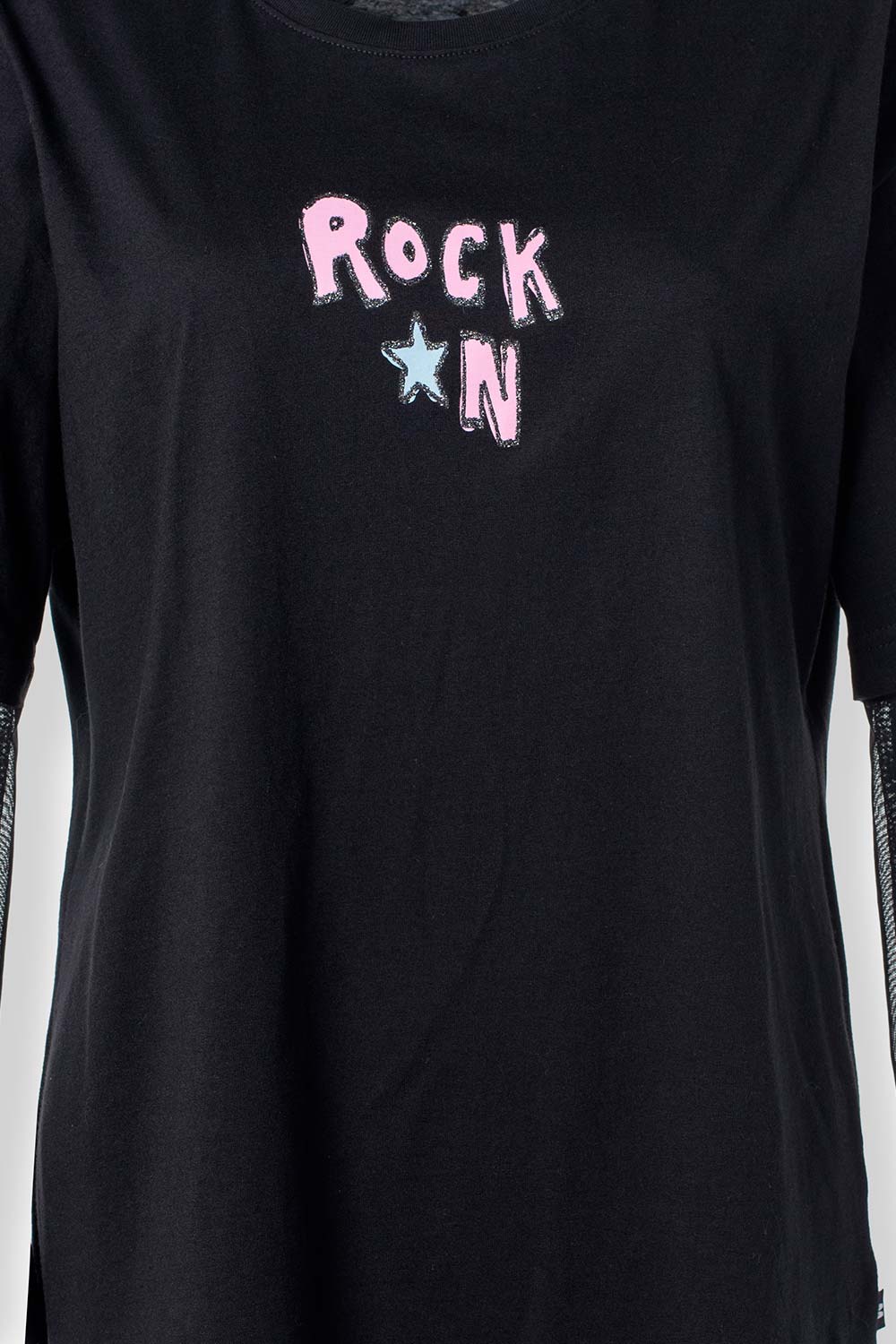 CAMISETA DE BT21 RELAX FIT PARA MUJER