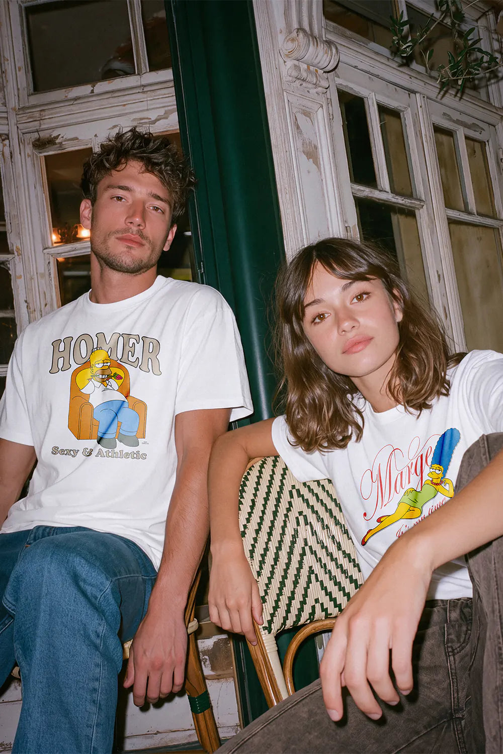 CAMISETA DE LOS SIMPSONS REGULAR FIT PARA MUJER