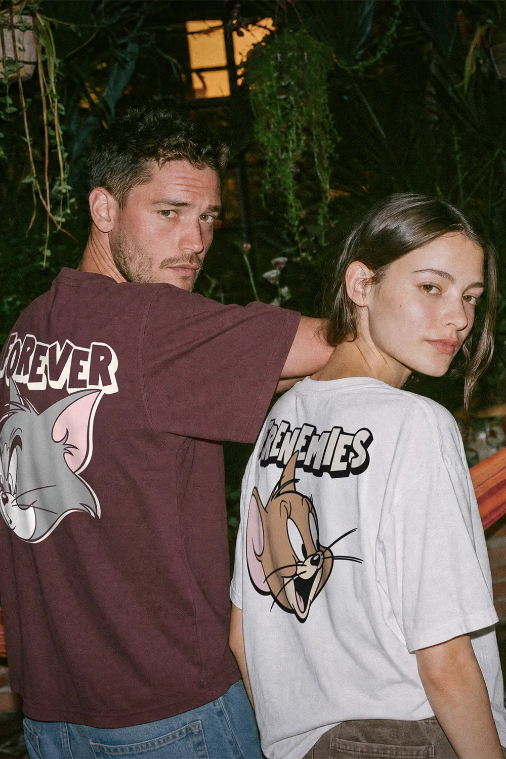 CAMISETA DE TOM Y JERRY REGULAR FIT PARA HOMBRE