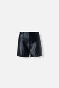 SHORT DE MOVIES NEGRO TIPO CUERO PARA MUJER