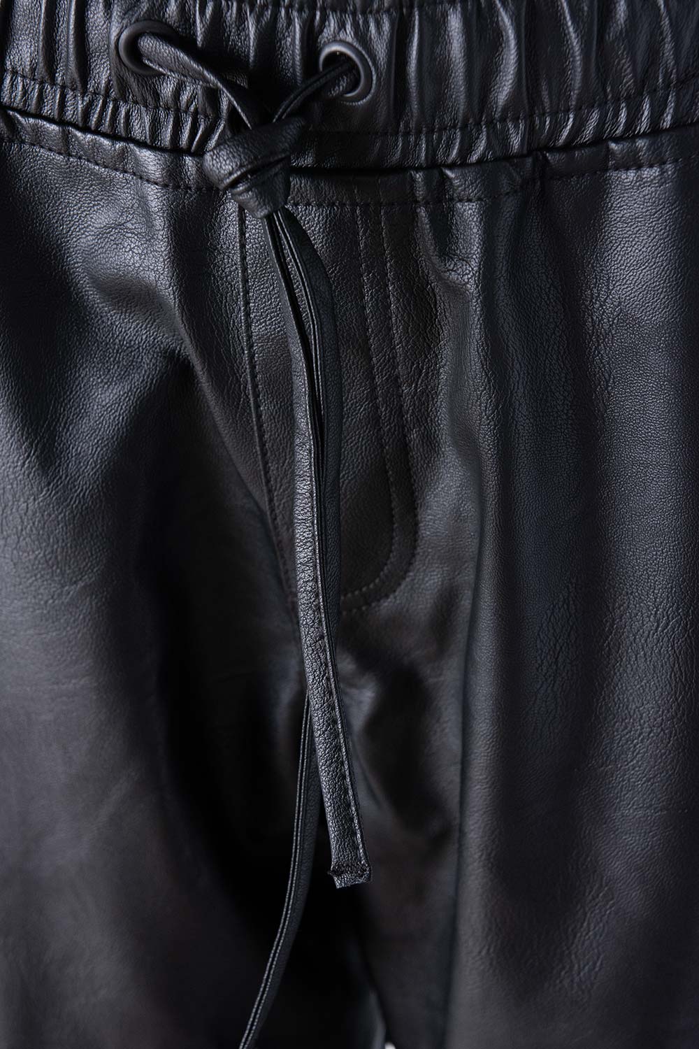JOGGER DE MOVIES NEGRO CON BOLSILLOS PARA MUJER