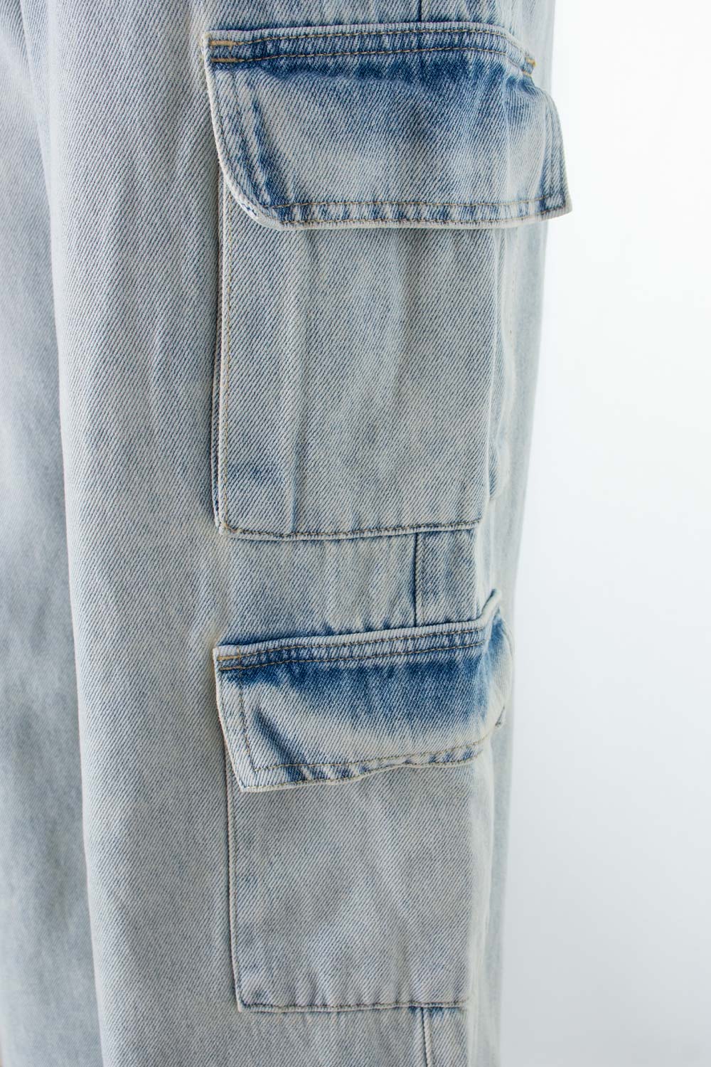 JEAN DE MOVIES CON BOLSILLOS LATERALES PARA MUJER