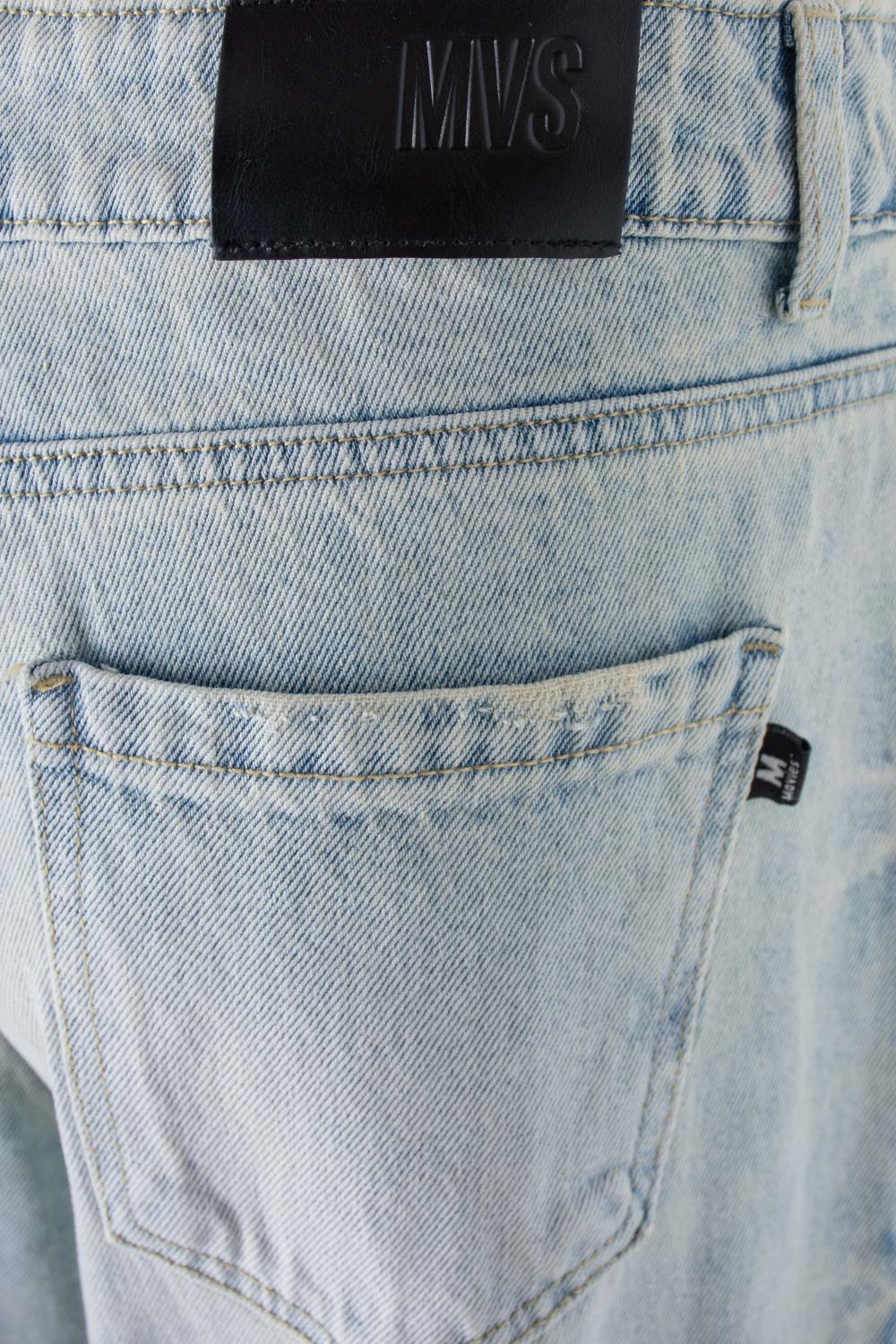 JEAN DE MOVIES CON BOLSILLOS LATERALES PARA MUJER
