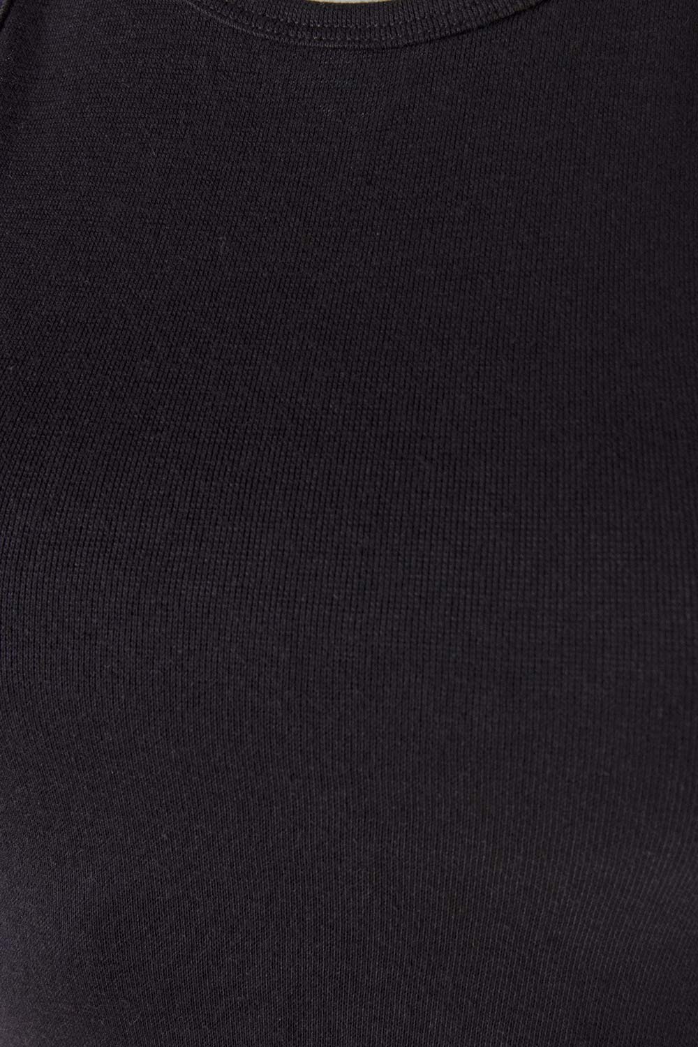 CAMISETA DE MOVIES MANGA SISA NEGRA PARA MUJER
