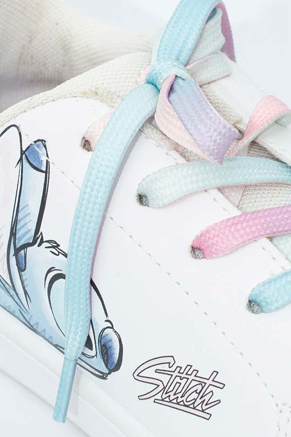 TENIS DE LILO Y STITCH BLANCOS PARA MUJER